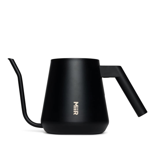 new-standard-pour-over-kettle-i9 Pour_Over_Kettle_Black_Studio_0222_Front.jpg