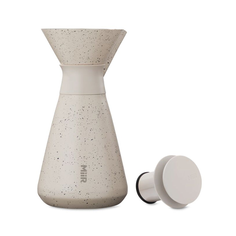 new-standard-carafe-g6 WebPDP-33oz_New_Standard_Carafe_Desert_Tan_Speckle_Studio__CAR1SVOS224_Front_Lid_Staged.jpg