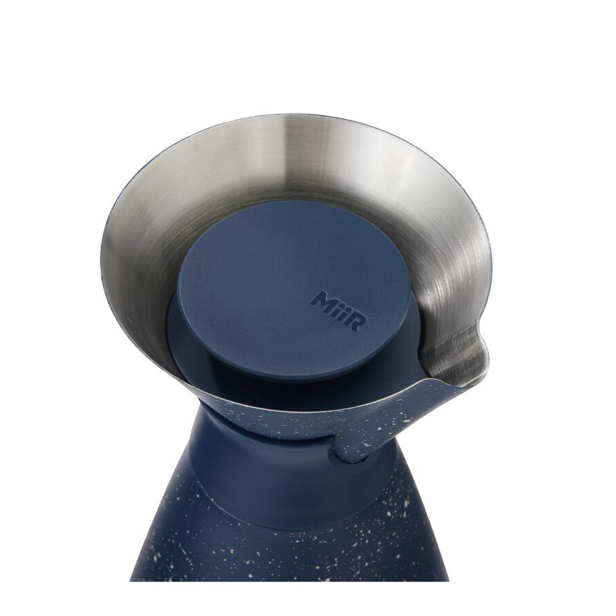 new-standard-carafe-g6 WebPDP-33oz_New_Standard_Carafe_Tidal_Blue_Speckle_Studio__CAR1SVOS225_45_Lid_Off.jpg