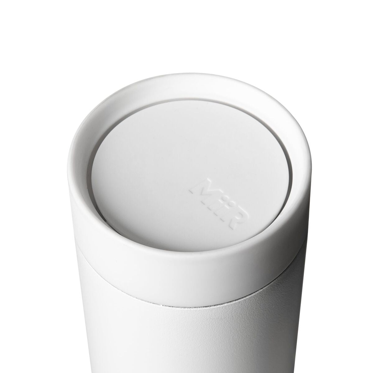 360-lid-f5 WebPDP-360_Lid_White__3602PNWM001_X2Studio_Closeup_Closed.jpg