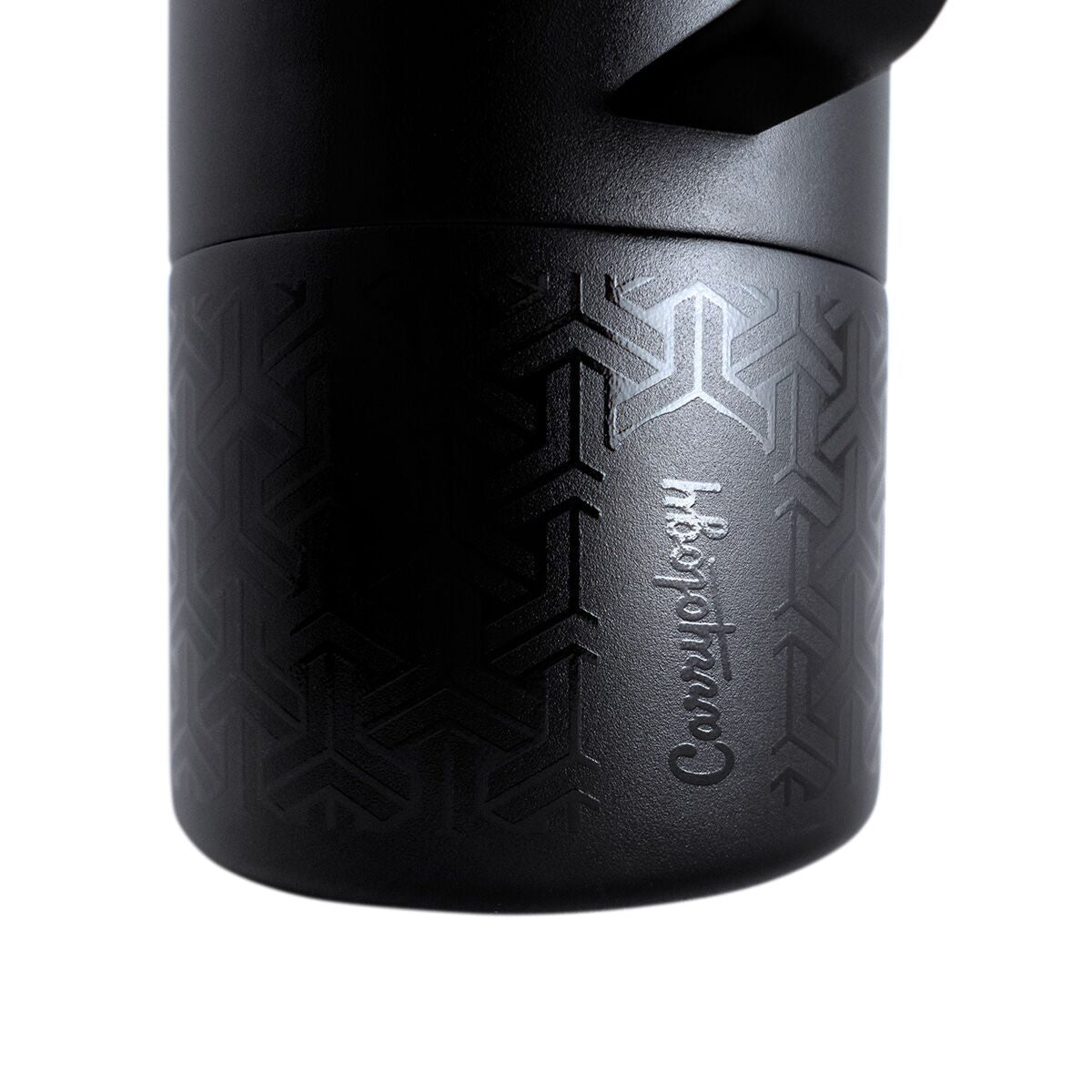 miir-x-carryology-tomo-b5 WebPDP-MiiR_x_Carryology_Tomo_Studio_Closeup__TOM1SV33402_12.10.25.jpg